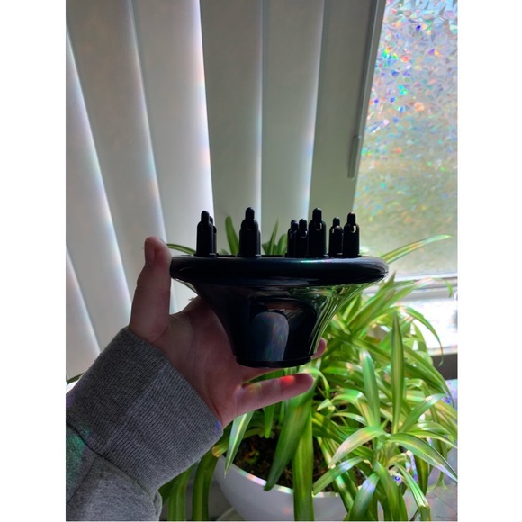 Diffuser attachment for Revlon Iconic 1875W Hairdryer - Picture 2 of 5